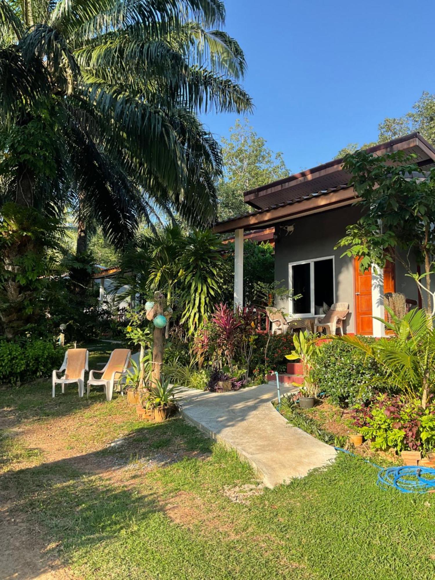 Mada Lanta Mai Keaw Hotel Koh Lanta Exterior photo