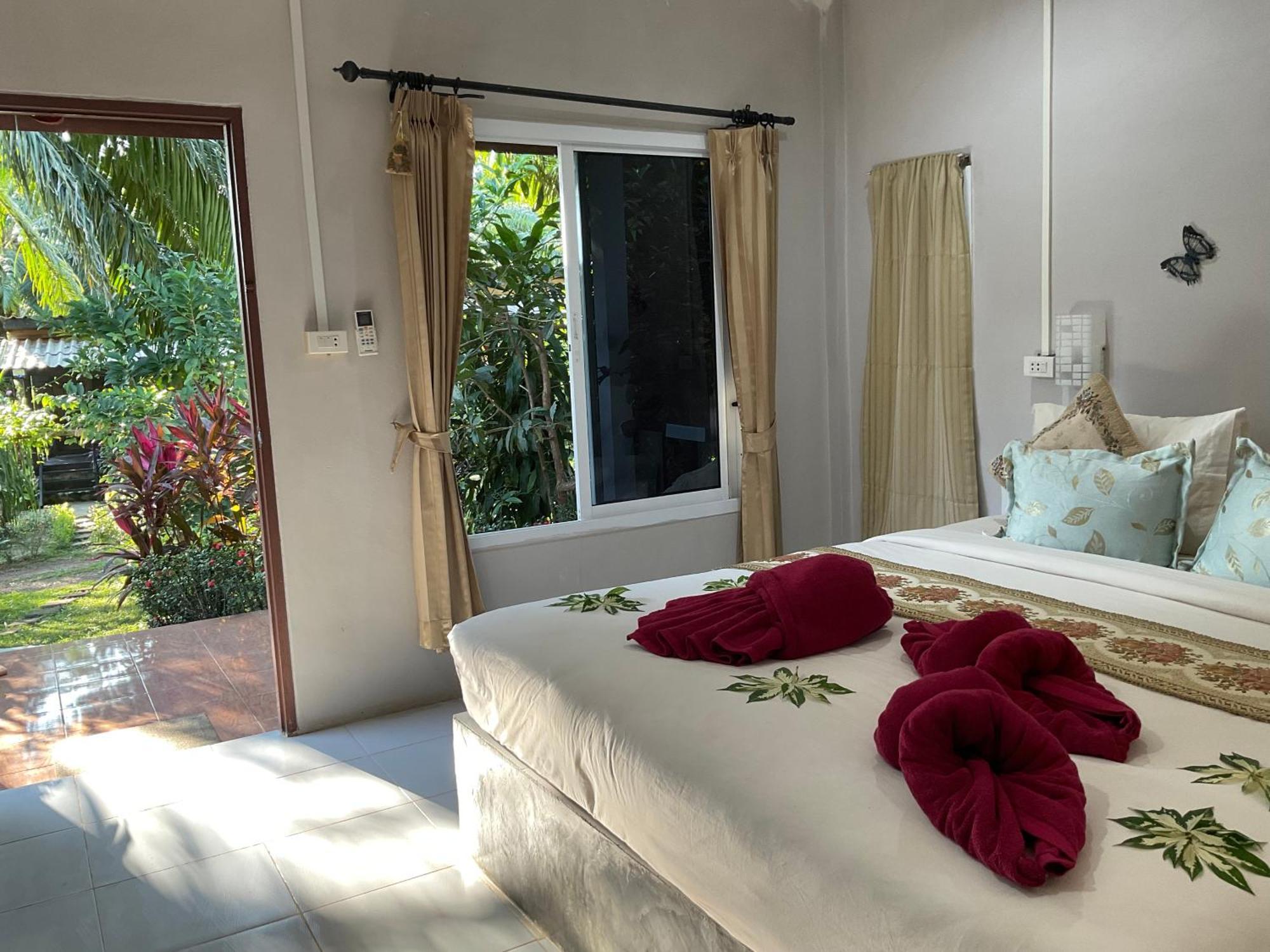 Mada Lanta Mai Keaw Hotel Koh Lanta Exterior photo