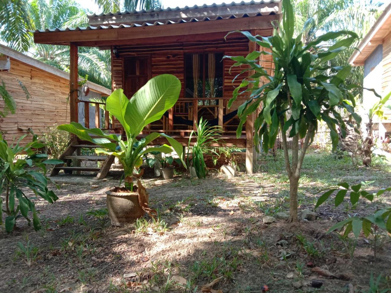 Mada Lanta Mai Keaw Hotel Koh Lanta Exterior photo